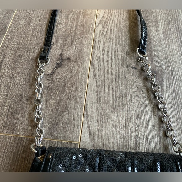 Guess Vintage y2k mini purse, long strap, black sequence and quilted - Picture 3 of 14